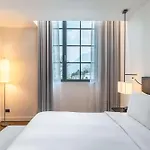 Hilton Como
