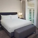 Hilton Como