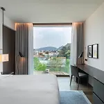 힐튼 레이크 호텔 4*