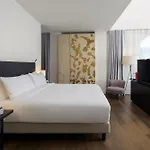 فندق هيلتون ليك 4*