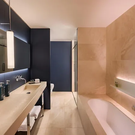 Hilton Hotel 4*