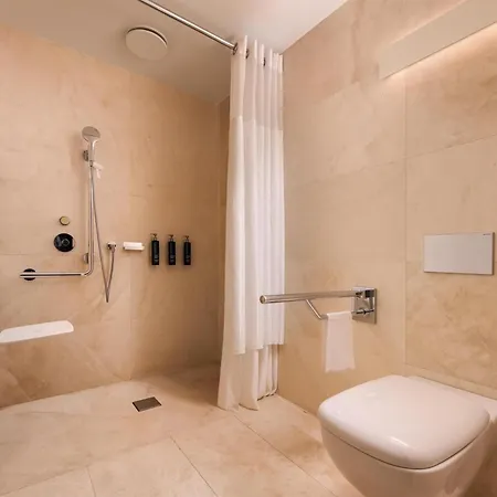 Hotel Hilton Como