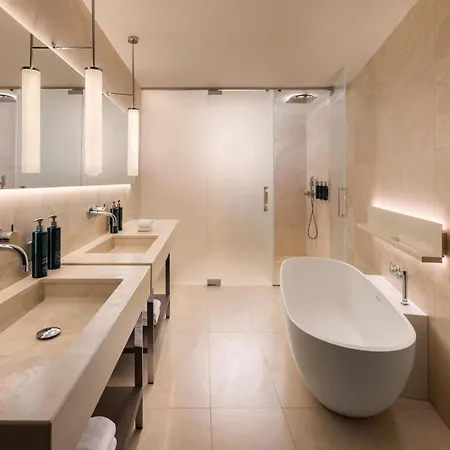 Hilton Hotel 4*