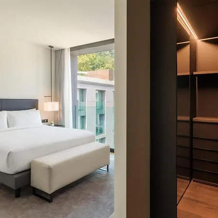 Hilton Côme