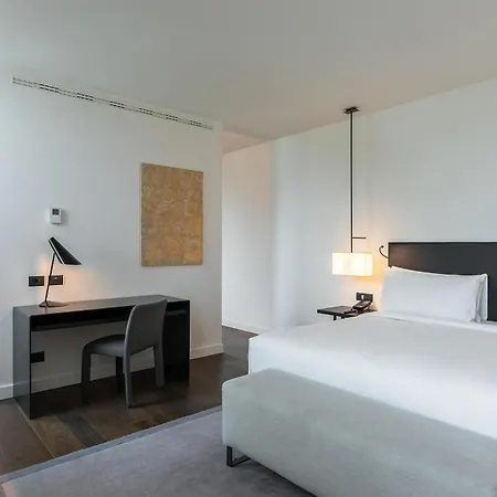 Hilton Como