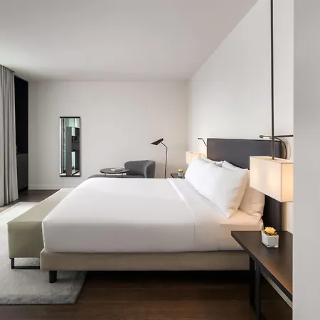 Hilton Como